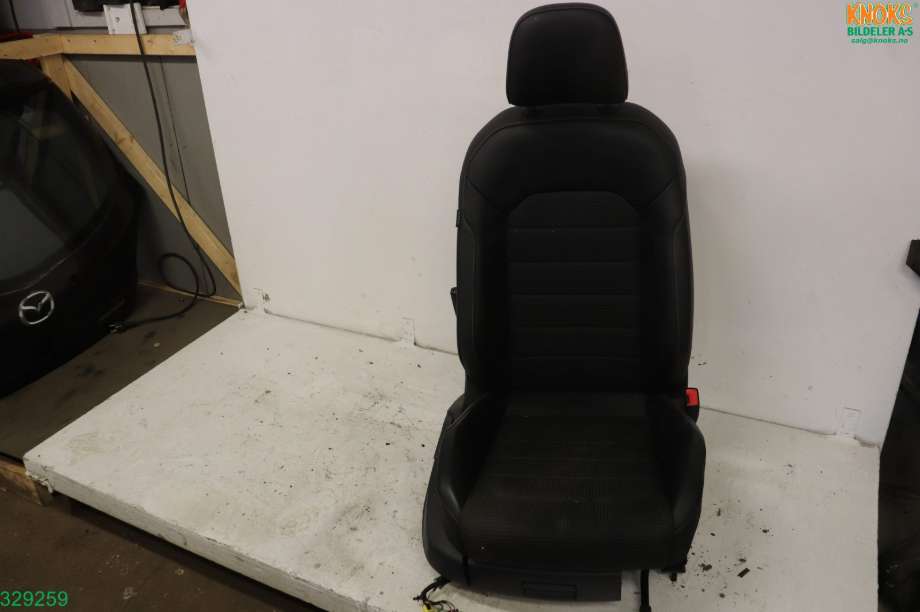 Sete foran høyre til VW Golf VII, 2012-2017 (Fase 1) (VOLKSWAGEN|)