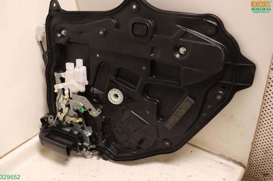 Ruteheis til Mazda 5, 2005-2010 (Type I)  (MAZDA|C235-72-590A)