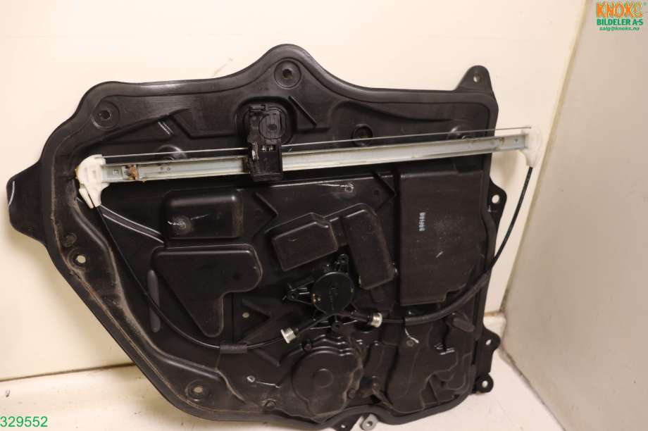 Ruteheis til Mazda 5 2005-2010 (Type I) (MAZDA|C235-72-590A|)