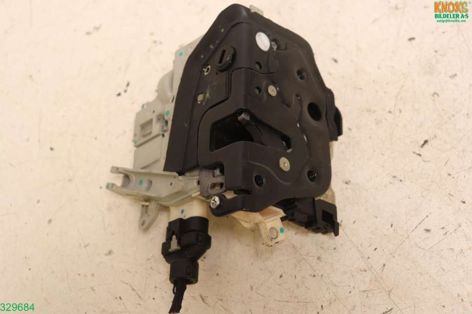 Låsekasse høyre til Audi A4, Allroad 2009-2016 (Type I) (B8) (B8) (AUDI|8K0 839 016 F|)