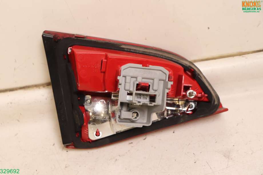Baklykt høyre indre til Audi A4, Allroad 2009-2016 (Type I) (B8) (B8) (AUDI|8K9 945 094 B|)