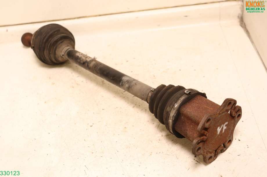 Drivaksel venstre foran til Audi A6, Allroad 2006-2008 (Type II, Fase 1) (C6) (C6) (AUDI|4F0 407 271 J|)