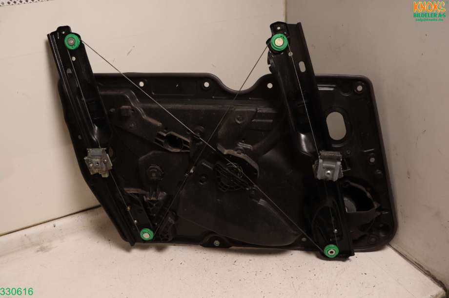 Ruteheis til VW Golf VI 2008-2012  (VOLKSWAGEN|5K0 837 462 D|)