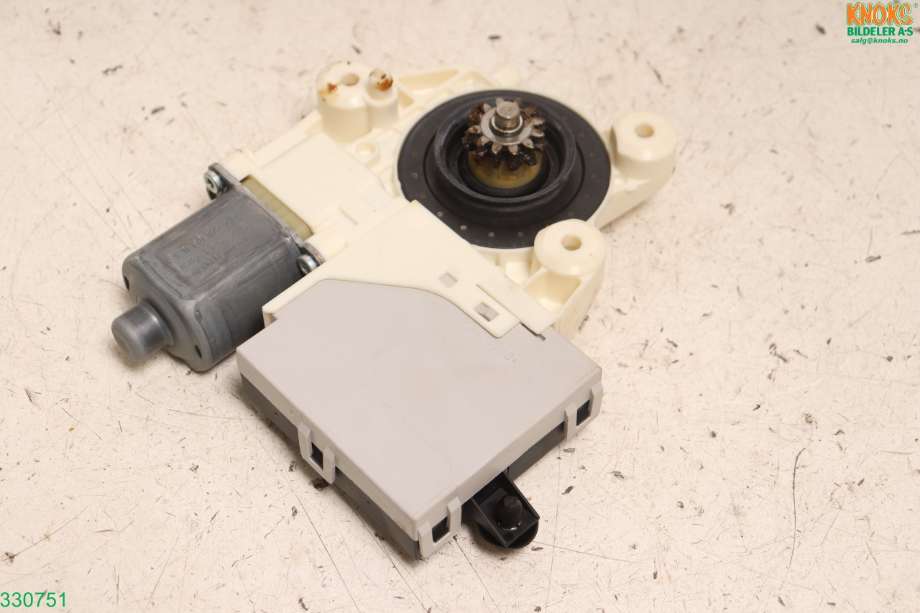 Ruteheis høyre til Ford Focus 2008-2010 (Type II, Fase 2)  (FORD|1776006|)