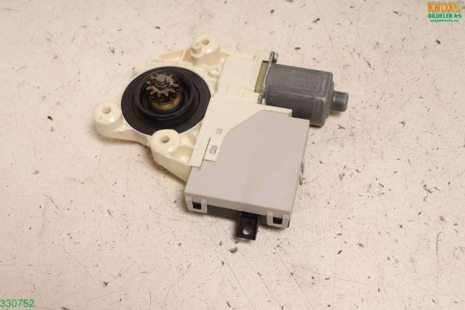Ruteheis venstre til Ford Focus 2008-2010 (Type II, Fase 2) (FORD|1776003|)