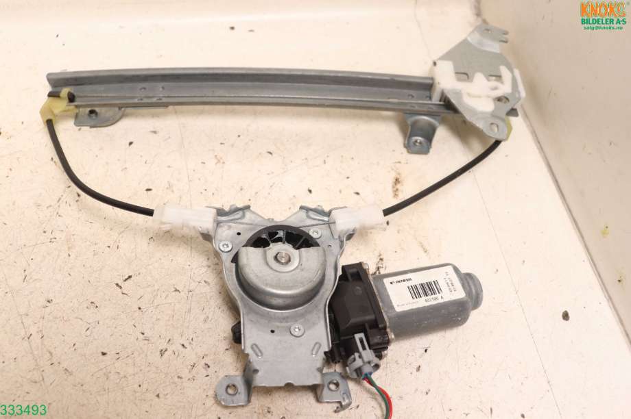 Ruteheis høyre bak til Nissan Qashqai, 2010-2014 (Type I, Fase 2)  (NISSAN|82700JD40A)