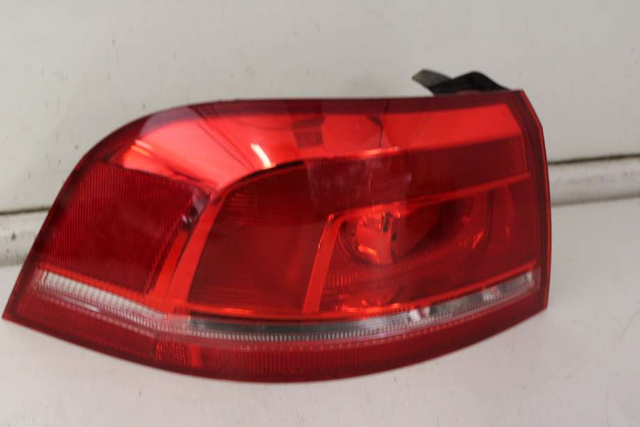 Baklykt høyre til VW Passat 2011-2015 (B7) (B7) (VOLKSWAGEN|3AF 945 096 G|)
