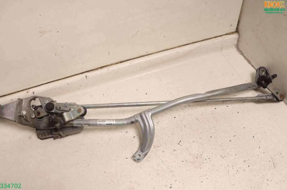 Viskermotor frontrute til Mercedes E-Klasse 2016-2023 (W213) (W213) (MERCEDES|A 213 820 58 04|)