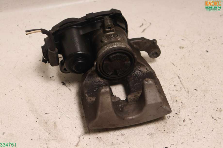 Bremsecaliper høyre bak til Mercedes E-Klasse 2016-2023 (W213) (W213) (MERCEDES|A 000 423 72 00|A 000 906 10 04|)