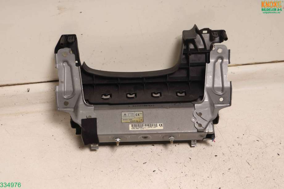 Airbag kne til Mitsubishi Outlander 2012-2015 (Type III, Fase 1)  (MITSUBISHI|7030A316XA|)