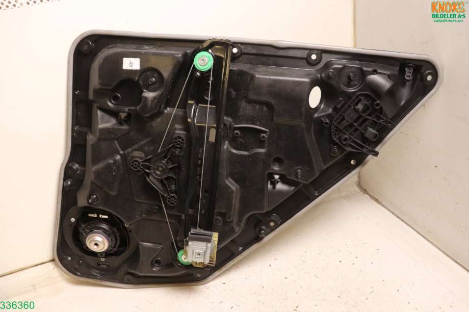 Ruteheis til Mercedes B-Klasse 2011-2018 (W246) (W246) (MERCEDES|A 246 730 06 00|)