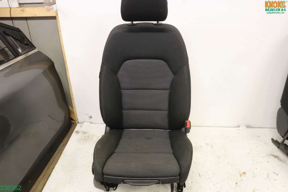 Sete foran høyre til Mercedes B-Klasse 2011-2018 (W246) (W246) (MERCEDES|)