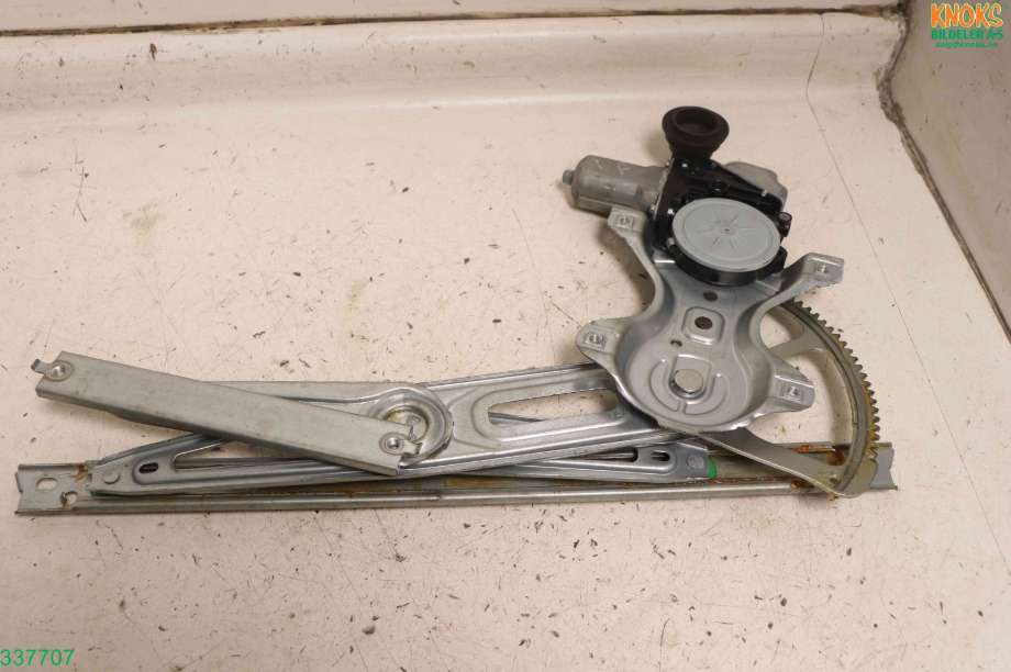Ruteheis venstre til Toyota Yaris 2012-2014 (Type III, Fase 1)  (TOYOTA|698200D310|)