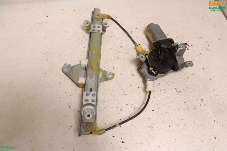 Ruteheis venstre til Nissan Qashqai 2007-2010 (Type I, Fase 1)  (NISSAN|82701JD40A|)