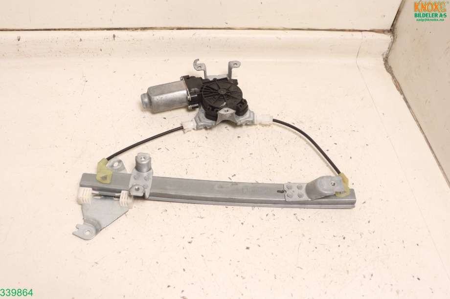 Ruteheis venstre til Nissan Qashqai 2010-2014 (Type I, Fase 2)  (NISSAN|82701JD40A|)