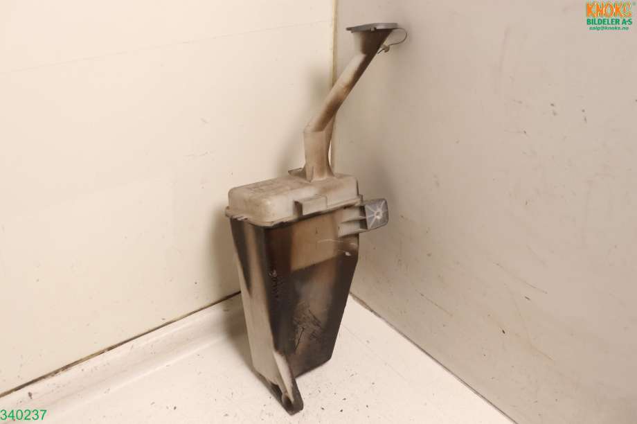 Spylertank til Nissan Micra 2011-2017 (K13) (K13) (NISSAN|289101HA3A|)