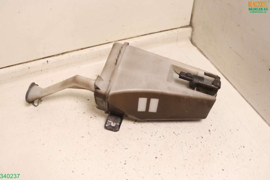 Spylertank til Nissan Micra 2011-2017 (K13) (K13) (NISSAN|289101HA3A|)
