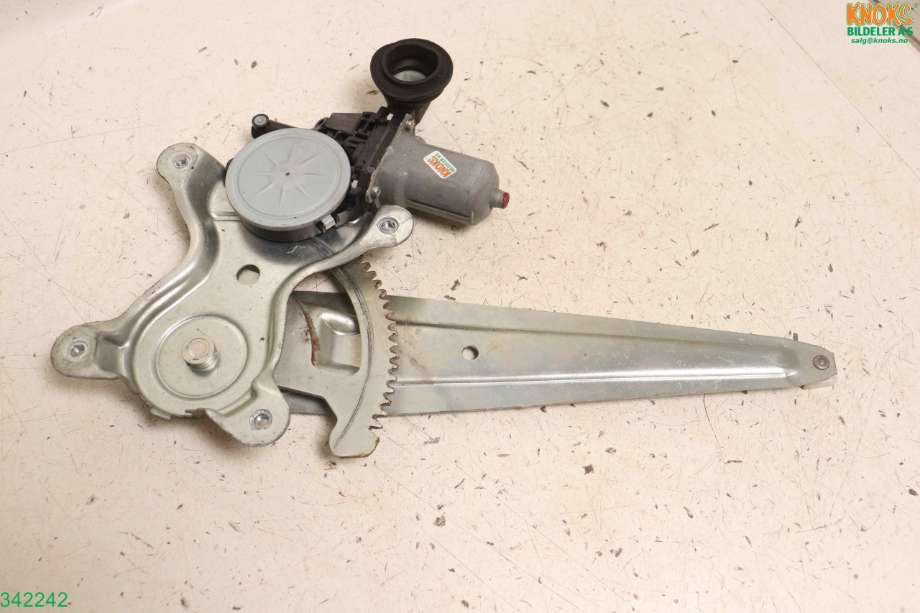 Ruteheis venstre til Toyota RAV4, 2009-2013 (Type III, Fase 2)  (TOYOTA|8571035180)