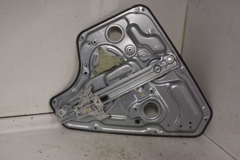 Ruteheis til Hyundai Ix20 2010-2017  (HYUNDAI|83471 1K010|)