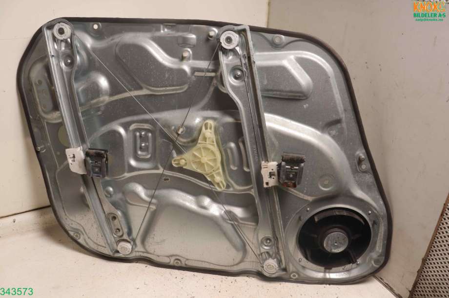 Ruteheis til Hyundai i30 2007-2012 (Type I)  (HYUNDAI|82481 2R000|)