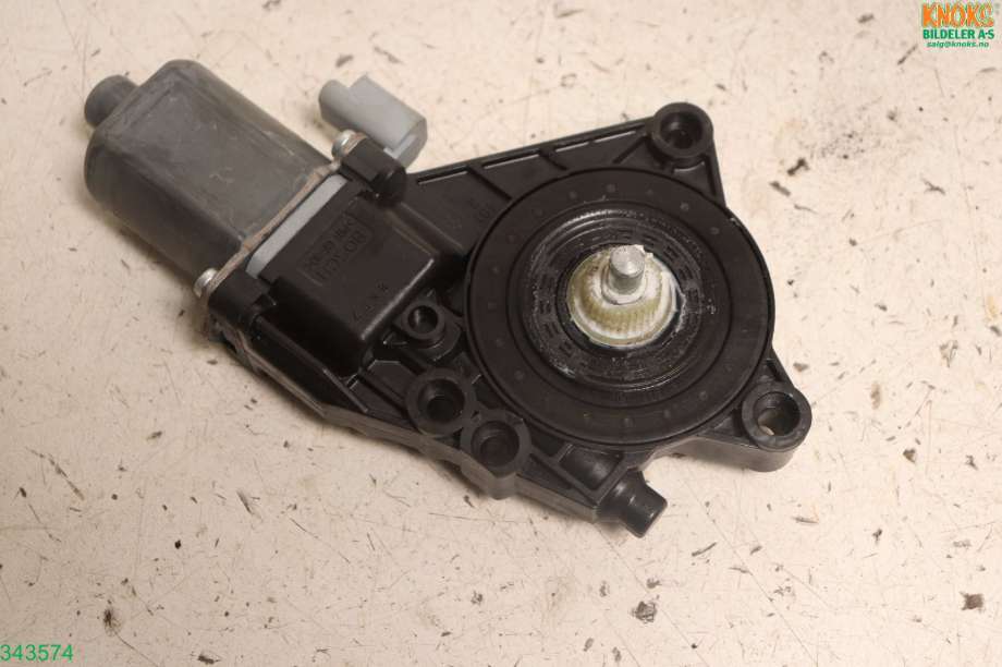 Ruteheis høyre til Hyundai i30 2007-2012 (Type I)  (HYUNDAI|82460 2R000|)