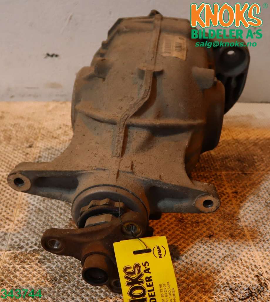 Kardang klokke bak til BMW 5-Serie 2010-2017 (F10/F11) (F10/F11) (BMW|33 10 7 584 451|)