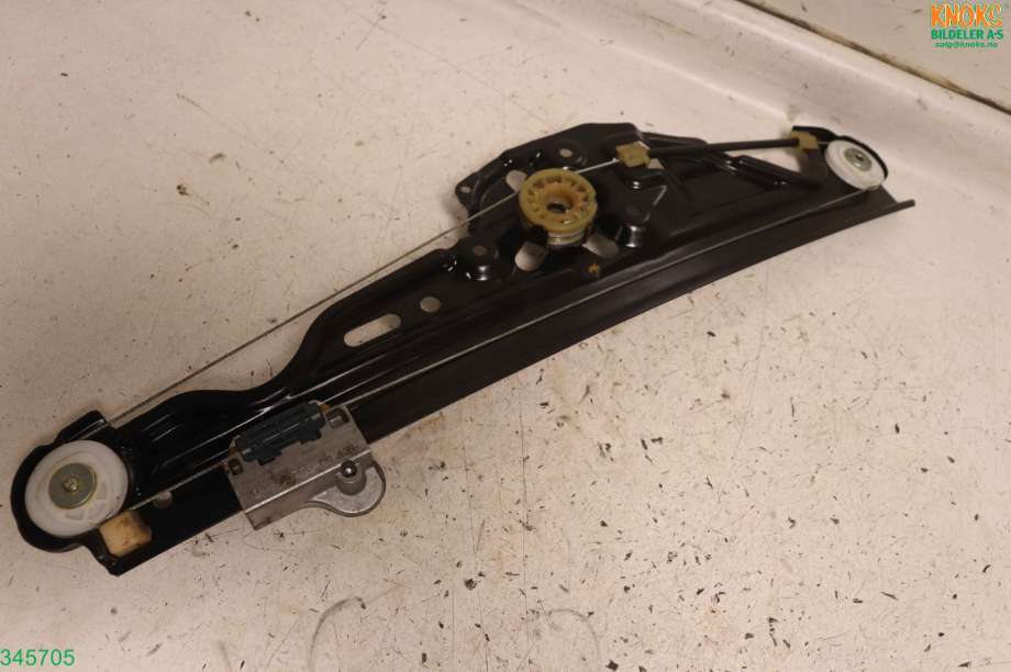 Ruteheis til BMW 5-Serie 2003-2010 (E60/E61) (E60/E61) (BMW|51 35 7 184 745|)