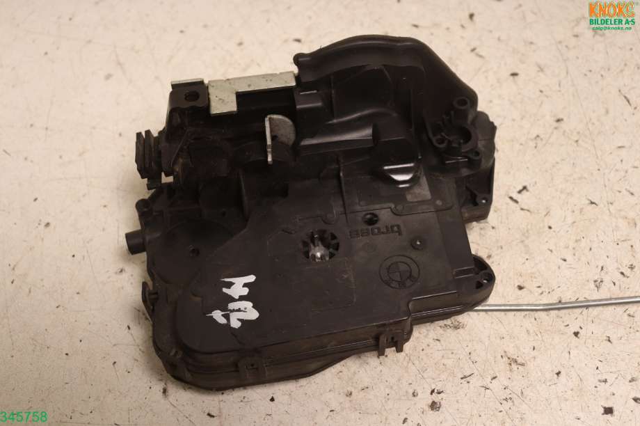 Låsekasse høyre til BMW 3-Serie 2005-2011 (E90/E91/E92/E93) (E90/E91/E92/E93) (BMW|51 22 7 202 148|)