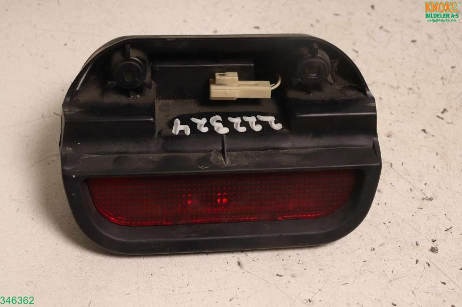 Baklykt bremselys bakrute til Toyota Hiace 2007-2012 (Fase 3) (TOYOTA|8157026050|)