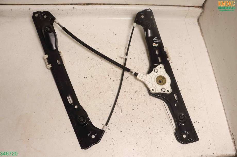 Ruteheis til BMW 3-Serie, 2005-2011 (E90/E91/E92/E93) (E90/E91/E92/E93) (BMW|51 33 7 140 587)