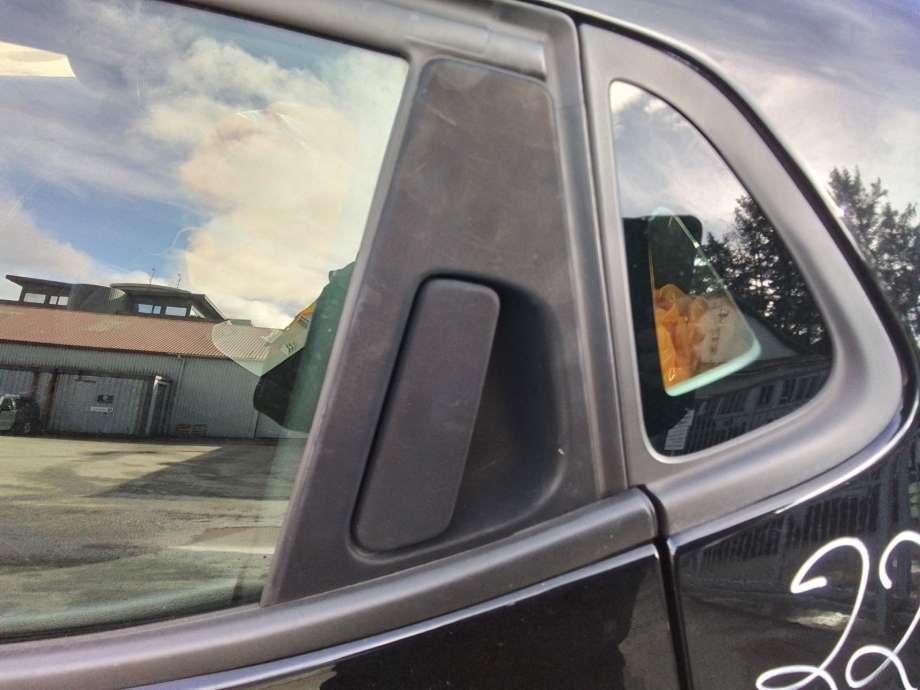 Dørhåndtak utv venstre bak til Renault Clio, 2016-2019 (Type IV, Fase 2)  (RENAULT|826067059R)
