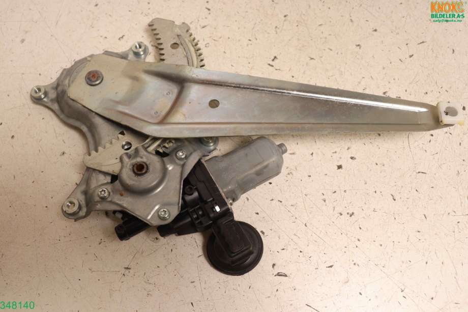 Ruteheis venstre til Toyota RAV4 2013-2015 (Type IV, Fase 1)  (TOYOTA|8571035180|6980442050|)