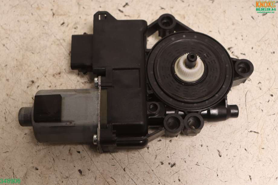 Ruteheis venstre til Hyundai i40 2012-2017  (HYUNDAI|82450 3Z010|)