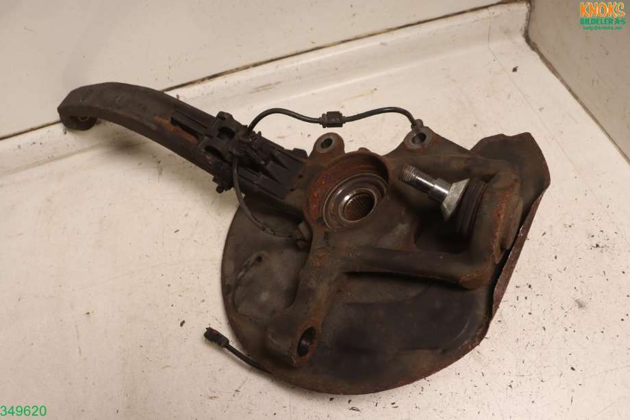 Hjulspindel høyre foran til Mercedes ML 2005-2011 (W164) (W164) (MERCEDES|A 164 330 22 20|)