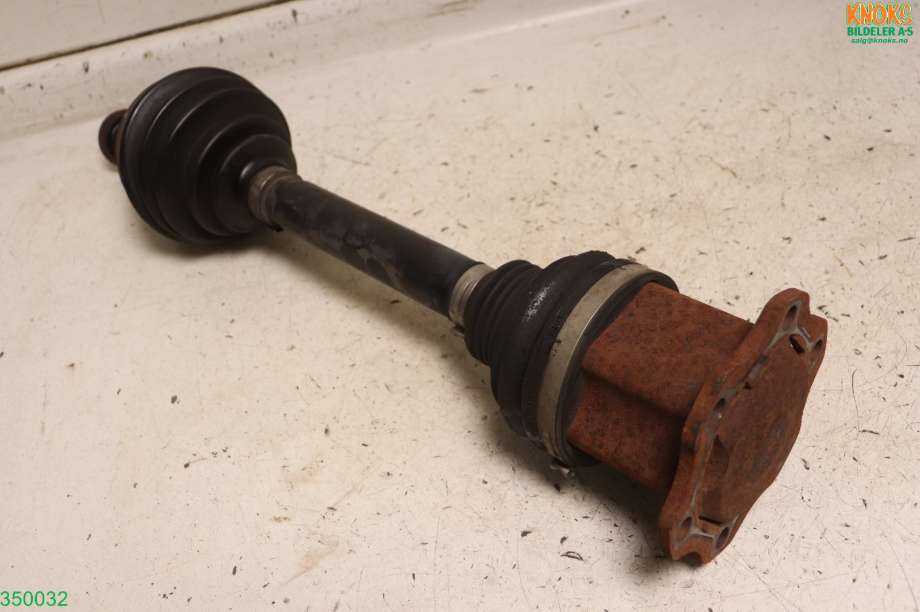 Drivaksel høyre foran til Audi A4 2007-2014 (Type IV) (B8) (B8) (AUDI|8K0 407 271 AJ|)