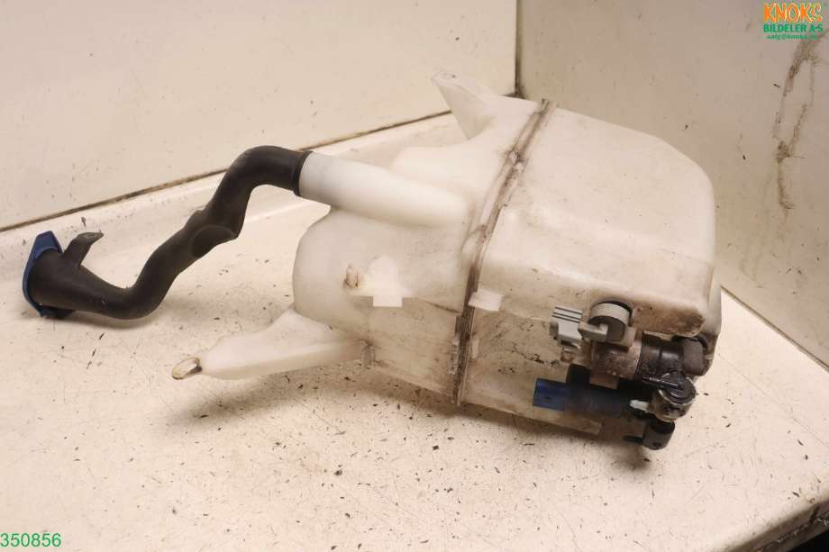 Spylertank til Volvo V60 2010-2013 (Type I, Fase 1)  (VOLVO||31416483)