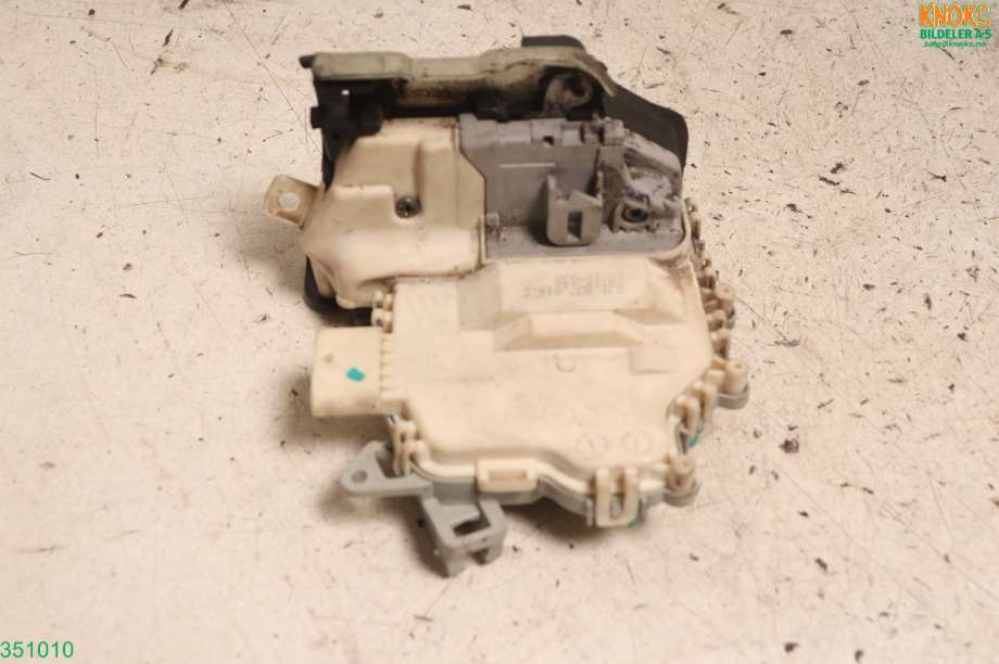 Låsekasse høyre til Audi A4 2007-2014 (Type IV) (B8) (B8) (AUDI|8J1 837 016 E|)