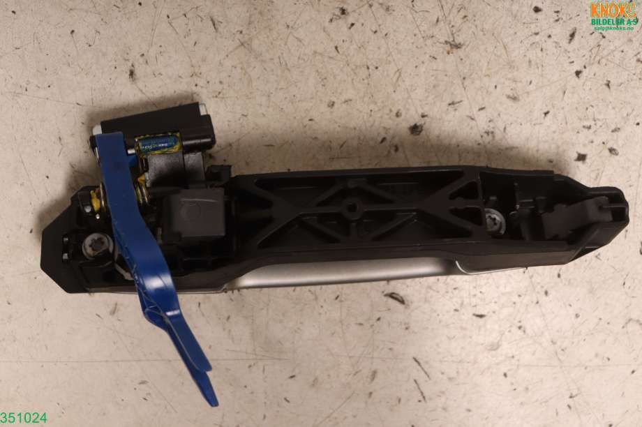 Dørhåndtak utv venstre til Toyota Yaris 2009-2011 (Type II, Fase 2)  (TOYOTA|692110D901|692040D030|)