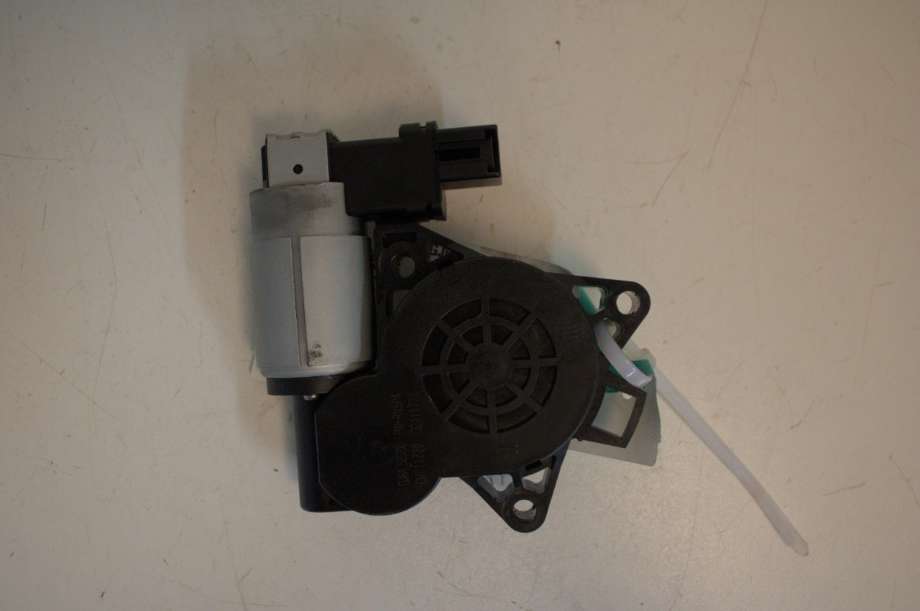 Ruteheis høyre til Mazda 5 2011-2015 (Type II) (MAZDA|GJ6A5858XC|)