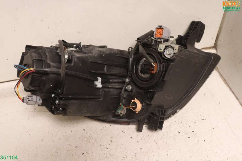 Frontlykt venstre halogen til Peugeot iOn 2011-2020  (PEUGEOT|6208 W9|)