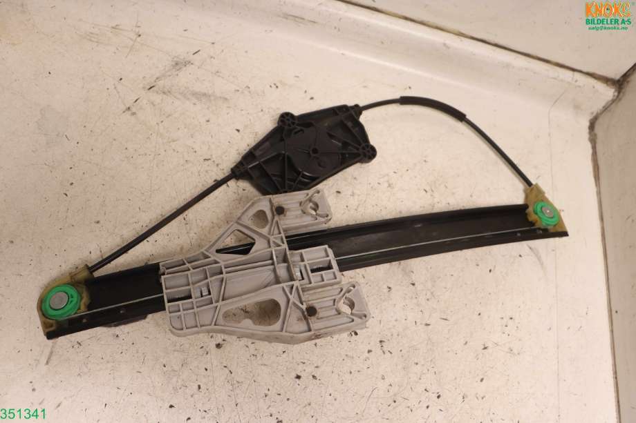 Ruteheis til Audi A4 2007-2014 (Type IV) (B8) (B8) (AUDI|8K0 839 461 C|)