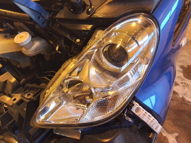 Frontlykt venstre halogen til Peugeot iOn 2011-2020 (PEUGEOT|6208 W9|)