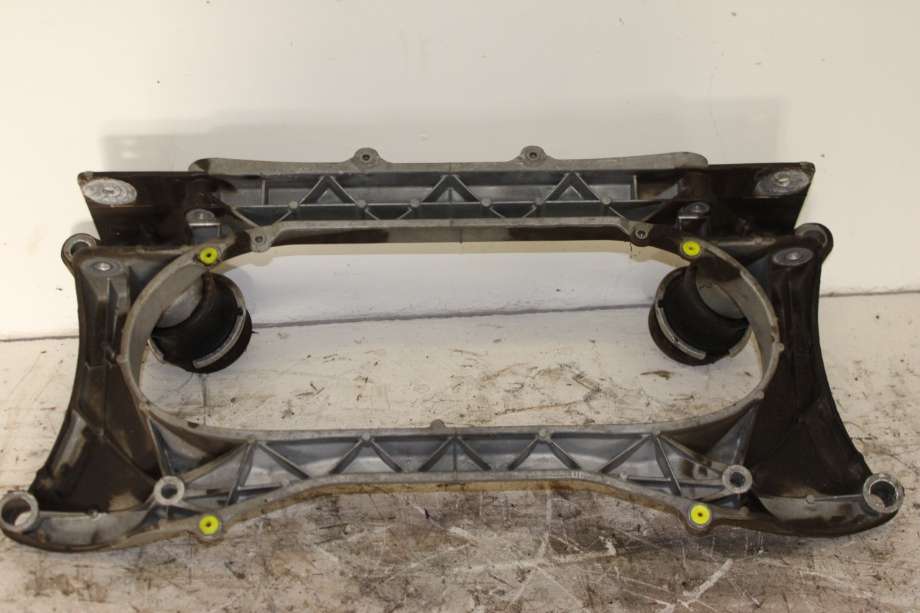 Travers foran hoved til Lexus IS 2013-2020 (Type III) (XE30) (XE30) (LEXUS|5120130140|)