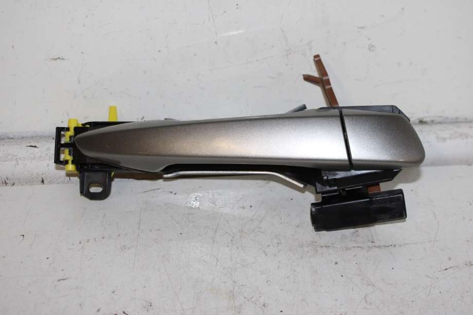 Dørhåndtak utv høyre til Lexus IS 2013-2020 (Type III) (XE30) (XE30) (LEXUS|6921076010B5|6920353020|)