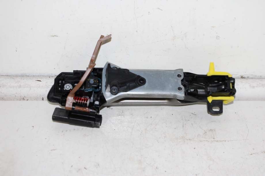 Dørhåndtak utv høyre til Lexus IS 2013-2020 (Type III) (XE30) (XE30) (LEXUS|6921076010B5|6920353020|)