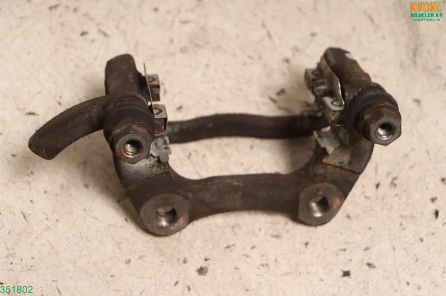 Bremsecaliper brakett til Mercedes Citan, 2012-2021 (W415) (W415) (MERCEDES|A 415 423 01 06)