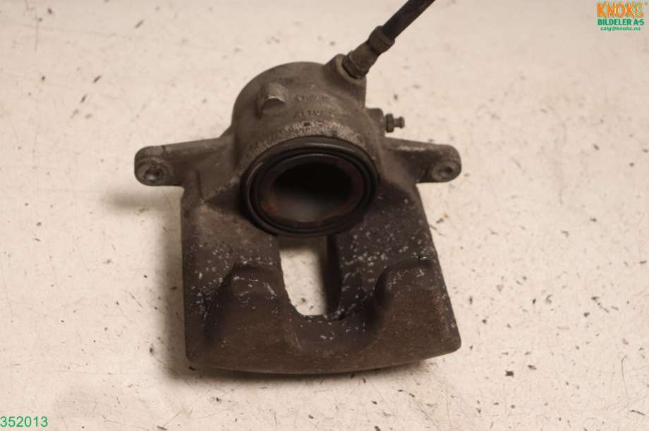 Bremsecaliper venstre foran til Mercedes C-Klasse 2007-2011 (Fase 1) (W204) (W204) (MERCEDES|A 204 421 23 81|)