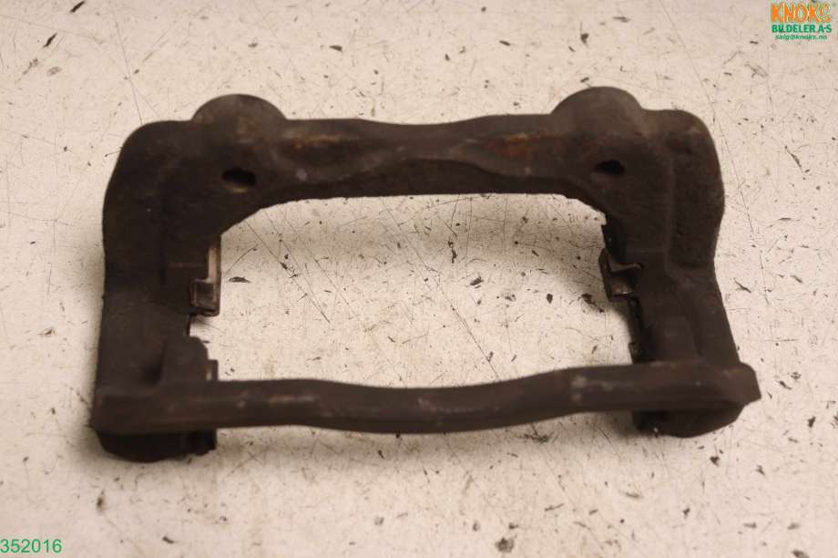 Bremsecaliper brakett til Mercedes C-Klasse 2007-2011 (Fase 1) (W204) (W204) (MERCEDES|A 204 421 09 94|)