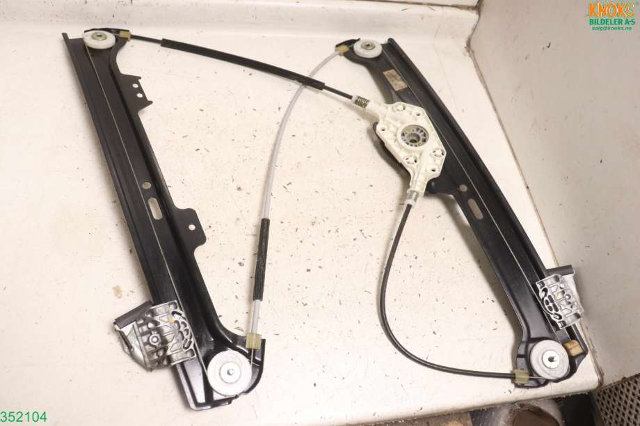 Ruteheis til BMW 5-Serie 2003-2010 (E60/E61) (E60/E61) (BMW|51 33 7 184 384|)