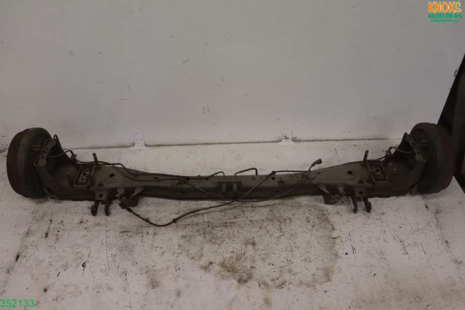 Bakaksel til Nissan NV200 2010-2019 (NISSAN|43010BJ00B|)